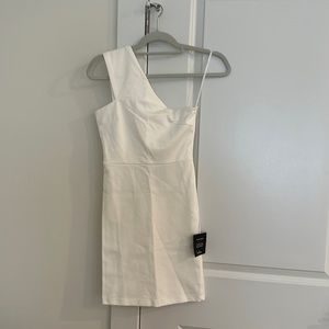 NWT WHITE LULU ONE SHOULDER SZ SMALL